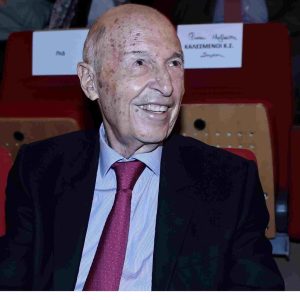 Σημίτης για τις ευρωεκλογές: «Η ψήφος στο ΠΑΣΟΚ ανάχωμα στην επίθεση της ακροδεξιάς»