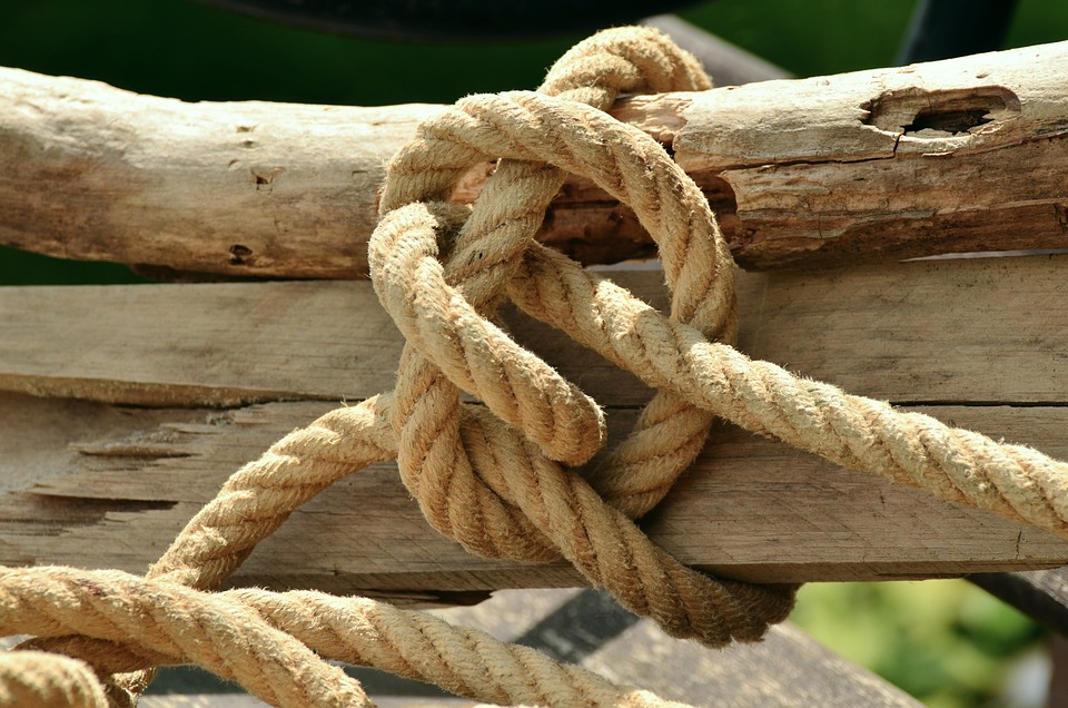 Μικρά μυστικά με σκοινί που μπορούν να φανούν απίστευτα χρήσιμα (Vid)
