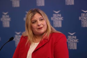 Μ. Συρεγγέλα: Καμία σκιά στην τραγωδία των Τεμπών