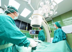 Ανακοίνωση της 1ης ΥΠΕ για το συμβάν στο νοσοκομείο «Αλεξάνδρα» με τα εγκαύματα σε ασθενή