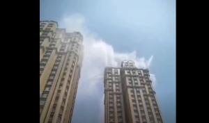 Κι όμως, έτσι δροσίζονται στους μεγάλους καύσωνες στην Κίνα! vid