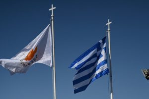 Ελλάδα – Κύπρος: Η ιστορική στιγμή που οι δύο ομάδες τραγουδούν μαζί τον ίδιο εθνικό ύμνο στο Eurobasket, vid