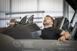 «Θα υπογράψει αυτή την συμφωνία»: Σφίγγει η «μέγγενη» Πούτιν/Τραμπ γύρω από τον Ζελένσκι