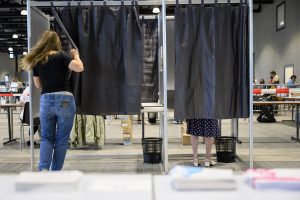 Χαμός!! Ανατροπή στη Γαλλία! Πρώτη η Αριστερά – Τρίτη η Λεπέν!