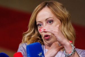 Μελόνι: Τυχόν «εσωτερικός εμπορικός πόλεμος της Δύσης θα μας έκανε όλους πιο ευάλωτους»