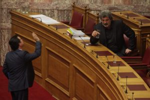 Επεισόδιο Γεωργιάδη-Πολάκη στη Βουλή: «Δειλός ήσουν πάντα, ουστ!», vid