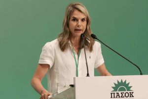 Μ. Αποστολάκη: “Το ΠΑΣΟΚ είναι ένα μεγάλο κόμμα εξουσίας – Δεν είναι ένας παρίας” vid
