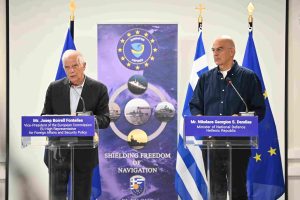 Λάρισα: Επίσκεψη Δένδια και Μπορέλ στο Στρατηγείο της επιχείρησης “ΑΣΠΙΔΕΣ”