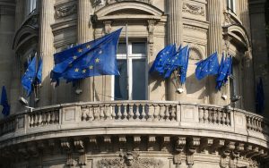 Scope Ratings: Αναβάθμισε σε θετικές τις προοπτικές της Ελλάδας –  Στο BBB- το αξιόχρεο