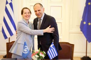 Γεραπετρίτης – Συνάντηση με τη Διευθύντρια του ΔΟΜ: «Τεράστια πρόκληση η μετανάστευση στο μέλλον»