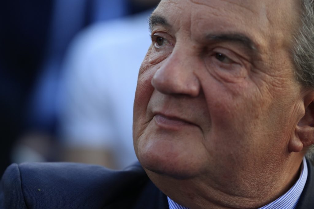Φόρο τιμής στα μνημεία πεσόντων Ελλήνων στη Βόρεια Ήπειρο απέτισε ο Κ. Καραμανλής
