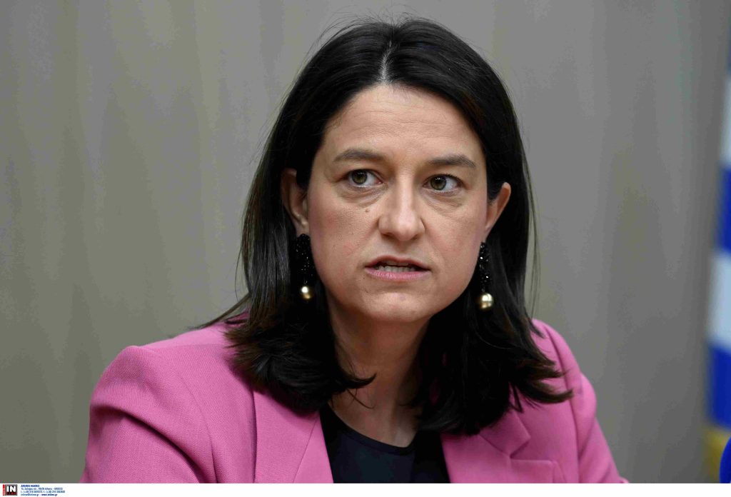 Ν. Κεραμέως: Νέο πρόγραμμα απασχόλησης για 10.000 άνεργες μητέρες – «Χρέος μας να τις στηρίξουμε»