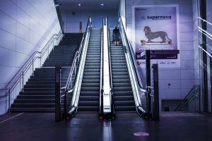 Βίντεο καταγράφει τρομακτικό ατύχημα σε κυλιόμενη σκάλα στο μετρό της Τουρκίας!