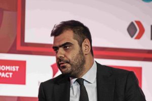 Μαρινάκης: «Η Ευρώπη είναι περήφανη για πολλά, όπως η οργάνωση των εμβολιασμών και το πιστοποιητικό COVID»
