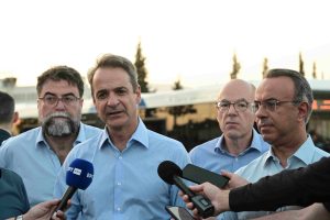 Μητσοτάκης: “Να χρησιμοποιεί ο κόσμος τα ΜΜΜ – Αυτό δεν μπορεί να γίνει με λεωφορεία σαράβαλα”