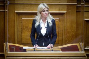 Η Έλενα Ράπτη για την υπερψήφιση του νομοσχεδίου του υπουργείου Τουρισμού