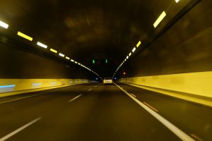 Μπαίνεις χειμώνα και βγαίνεις καλοκαίρι – Το τούνελ που σε αφήνει άναυδο(vid)