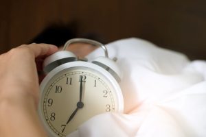 Πρωινό ξύπνημα: Ποιες συνήθειες θα σας βοηθήσουν να ξεκινάτε όμορφα τη μέρα σας