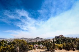 Διευθυντής ΕΜΥ για πυρκαγιές: Τότε θα αρχίσουν να εξασθενούν οι άνεμοι