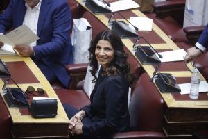 «Δεν φοβάστε μην σας διαγράψουν;», ρώτησαν την Τσαπανίδου – Δείτε τι απάντησε, vid