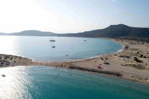 Ελαφόνησος: Το νησί που βάζει στόχο να γίνει “πράσινο” και πρότυπο βιώσιμης τουριστικής ανάπτυξης