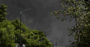 Πύρινη λαίλαπα στη Νέα Πεντέλη: Καίγεται το σχολείο της περιοχής – Συγκλονιστικές εικόνες vid