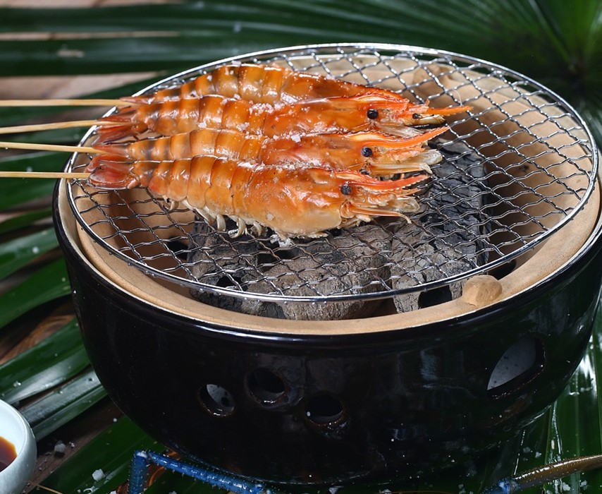 Μπέργκερ με …γέμιση μύδια Μακρυγιάλου, γαρίδα Πλαταμώνα και μαύρο χοιρινό Ολύμπου