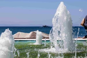 Αίθριος καιρός σήμερα με ζέστη και μελτέμια στο Αιγαίο – Έως 38 βαθμούς η θερμοκρασία