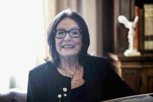 Νάνα Μούσχουρη – Νίκος Αλιάγας: “Είμαστε δύο Ελληνάκια” – Βίντεο από τα παρασκήνια