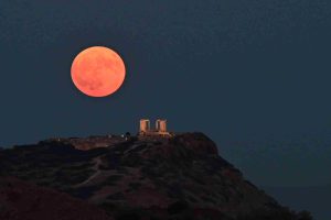 Το φεγγάρι του Οξύρρυγχου ή Μπλε Σελήνη χάρισε μερικές μαγευτικές εικόνες