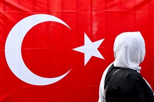 Κύπρος: Διαδηλώσεις κατά της μαντήλας στα Κατεχόμενα – Τι ακριβώς συμβαίνει;