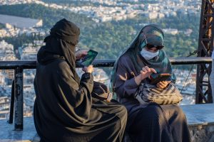 Σομαλία: Η αστυνομία κατέσχεσε εκατοντάδες νικάμπ – Απαγορεύτηκε στις γυναίκες να τα φορούν για λόγους ασφαλείας