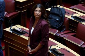 Βουλή: Ορκίστηκε Βουλευτής Επικρατείας του ΣΥΡΙΖΑ η Πόπη Τσαπανίδου