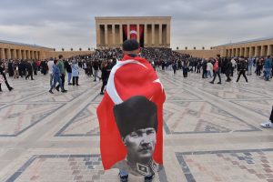 Χιλιάδες Τούρκοι στη Θεσσαλονίκη για την επέτειο θανάτου του Κεμάλ Ατατούρκ