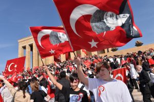 Η Σαμσουνσπόρ έρχεται στην Αθήνα: Χαμός με προκλητική φανέλα αφιερωμένη στον Κεμάλ, vid