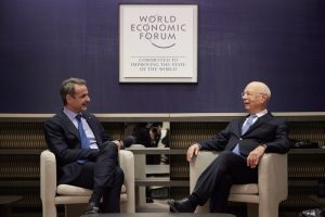 Βράβευσαν τον Μητσοτάκη στη Νέα Υόρκη: Δίπλα του οι Σβαμπ, Μελόνι και Μασκ, vid