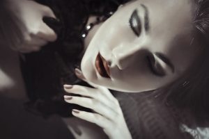 Ανακαλύφθηκε στην Σμύρνη… αρχαίο Eyeliner 8.200 ετών!