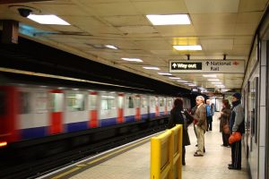 “Mapping the Tube:1863–2023”: Έκθεση φέρνει στην επιφάνεια την ιστορία του εμβληματικού μετρό του Λονδίνου