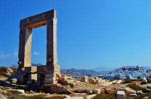 La Repubblica​​​​​​​​​​​: Οδοιπορικό στις Κυκλάδες – Σίφνος, Νάξος και Ίος ιδανικοί προορισμοί για το 2025