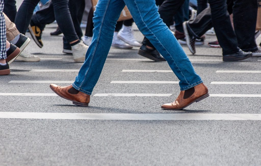 Έτσι πέρασε την διάβαση πεζών…! Η κατάσταση έχει ξεφύγει, vid