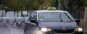 Κούρσα του τρόμου στη Θεσσαλονίκη: 21χρονη μήνυσε για τον ξυλοδαρμό της οδηγό ταξί
