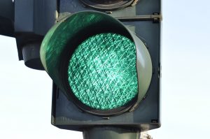 Άλλο επίπεδο στη Ν. Κορέα: Αυτό εγκατέστησε στους δρόμους για τους κολλημένους στο κινητό – Βίντεο