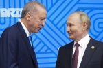 BRICS 2024 Summit in Kazan: Russian President Vladimir Putin (R) welcomes Turkish President Recep Tayyip Erdogan