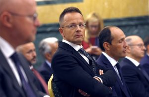 «Όχι» Ουγγαρίας σε χρηματοδότηση αμερικανικών όπλων για Ουκρανία – Τι ειπώθηκε για Τραμπ