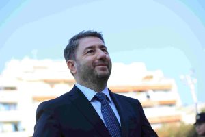 Στους πυρόπληκτους οικισμούς της Ιεράπετρας ο Νίκος Ανδρουλάκης