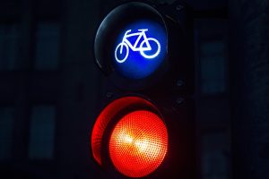 Απίστευτοι Κινέζοι – Δείτε τί κάνουν στους πεζούς που περνούν με κόκκινο!(vid)