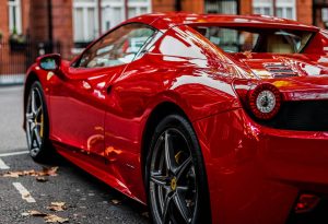 Ferrari έπεσε στα χέρια…5χρονων σε παιδικό πάρτι! Δείτε τι ακολούθησε – Βίντεο