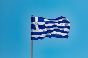 Συγκινητική ατμόσφαιρα στο ΟΑΚΑ: Σχεδόν 70.000 θεατές έψαλαν τον εθνικό ύμνο – Βίντεο