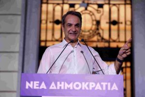 Αιχμές Μητσοτάκη από Ρηγίλλης: Να τιμήσουμε όλους τους προέδρους της ΝΔ παρόντες και απόντες