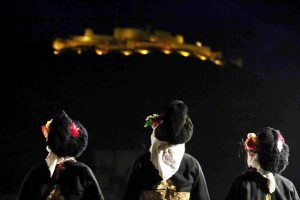 Η Ελληνίδα από την Περαχώρα Κορινθίας που εντυπωσίασε μια ξένη φωτογράφο!(vid)